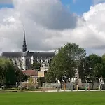 Сasa de vacaciones Maison Duplex Confort-coté Cour Et Jardins-centre Gare